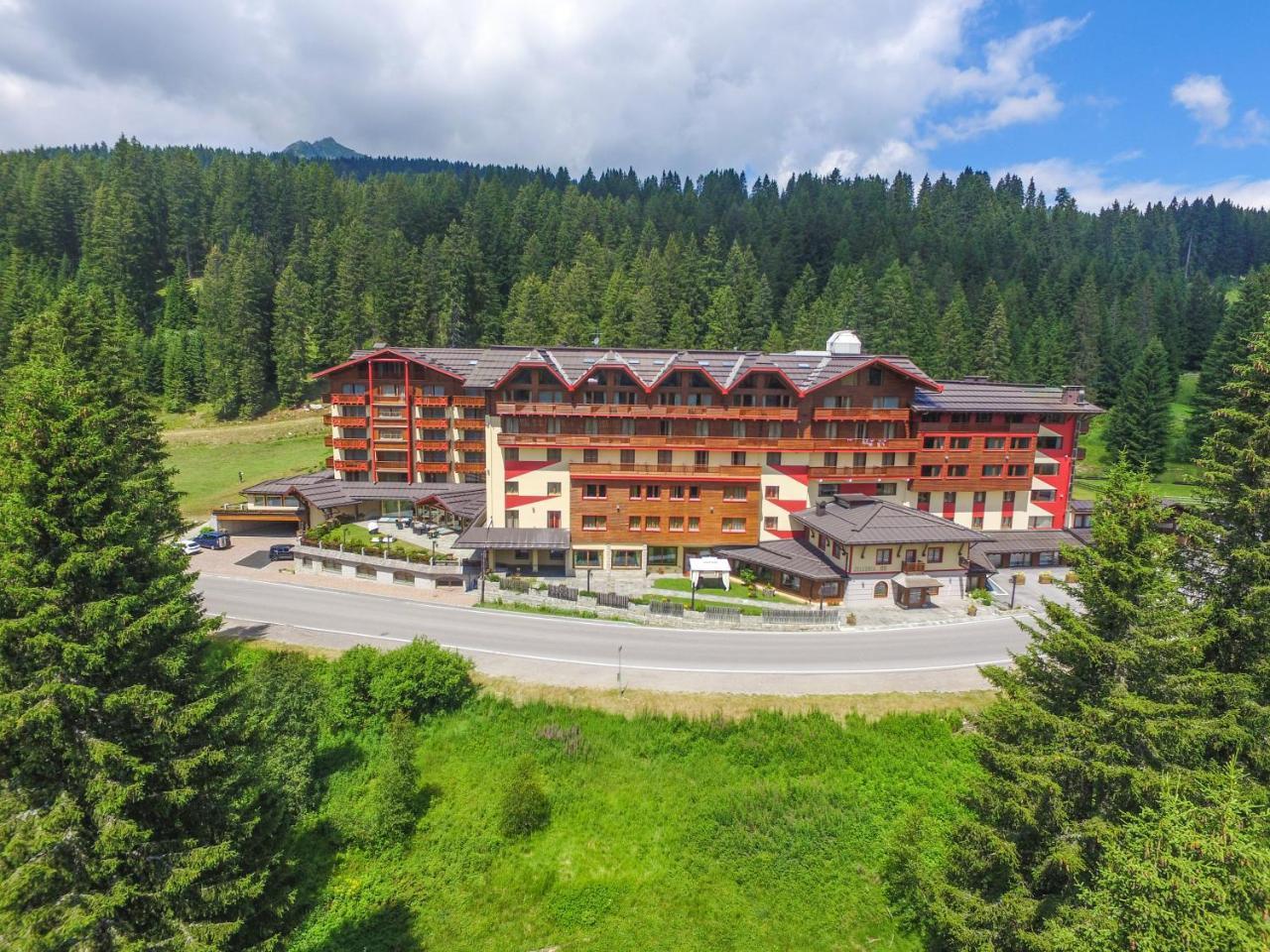 Carlo Magno Hotel